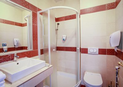 Apart hotel Integra - dvokrevetna soba, kupatilo